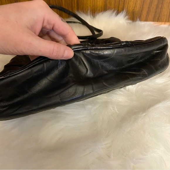 Vintage black women’s crossbody purse 1980’s - Picture 3 of 15